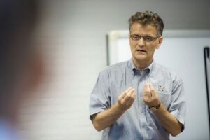 1 22 NEW HYSTER® LIFT TRUCKS ‘POWERING YOUR POSSIBILITIES’ AT LOGIMAT 2022