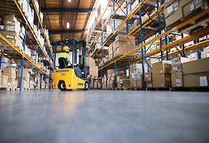 shutterstock 776936068.300x0 is Narrow Aisle leads the green revolution by ending production of LP Gas-powered lift trucks 