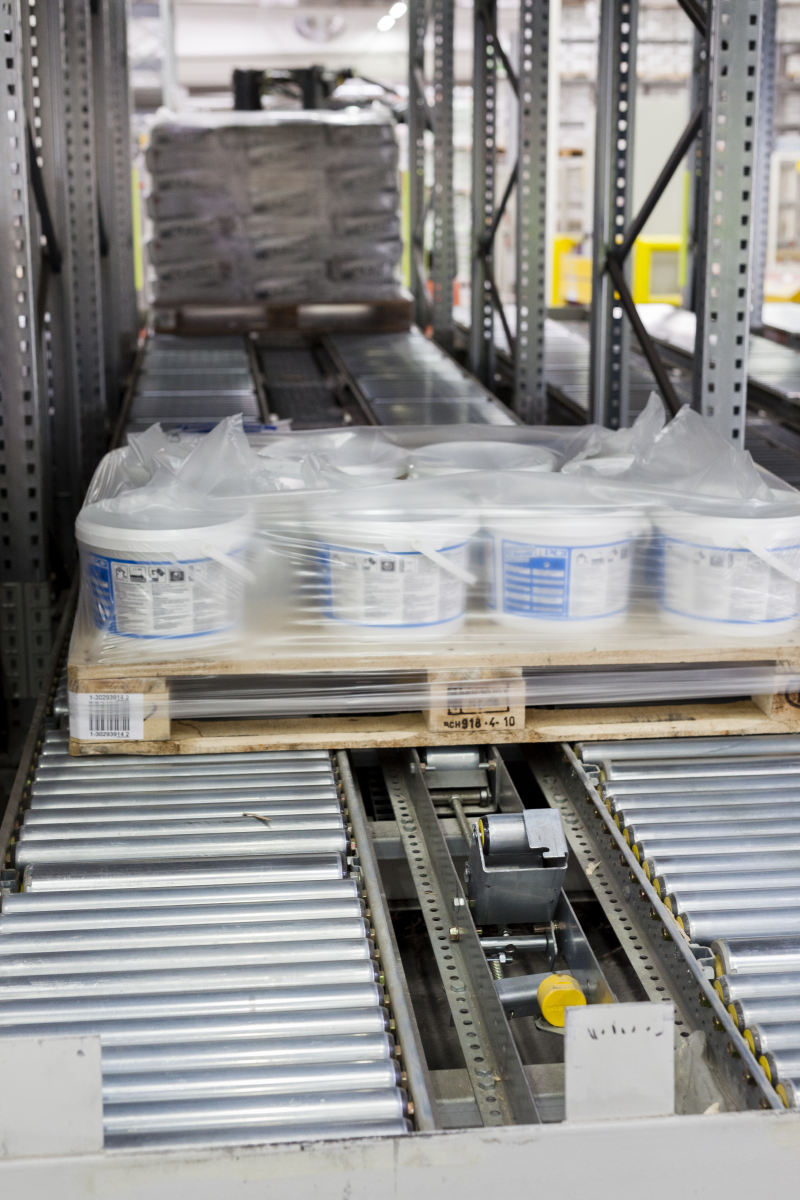 euro pallets vary from 200kg 1200kg PCI Augsburg increases provision of goods performance with Interroll Dynamic Storage system