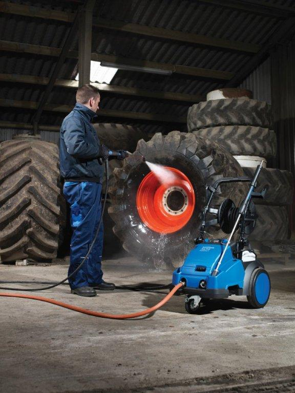 poseidon 5 Industrial Cleaning – at the Sharp End