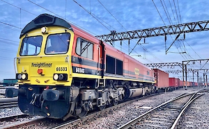 66503 with containers.300x0 is DP World's UK port and logistics hub customers are first to benefit from Freightliner’s new 775m long trains