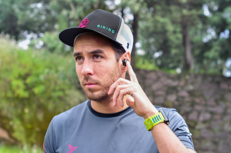dsc 7149 K Sport Wireless Earphones offer excellent performance at a low price