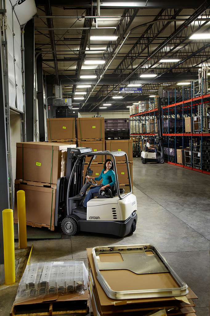 crown sc 5300 3 wheel electric factory shot Crown announces multiple new products and technology launches for IMHX 2013