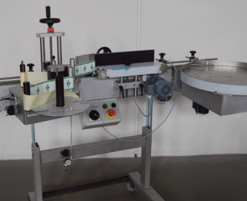 atwell1 Linear Wrapround automatic labelling system for cylindrical or tapered containers