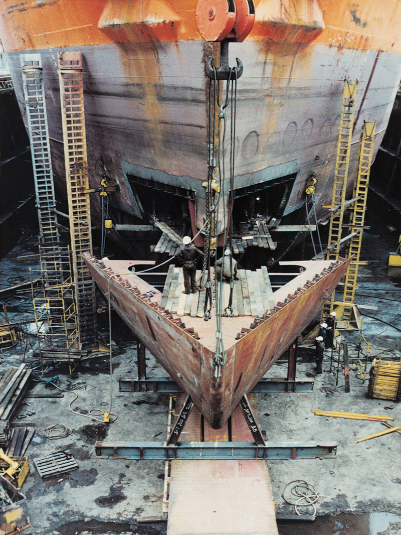 jdn83 b 300dpi Shipyard Handling Solutions from J D Neuhaus