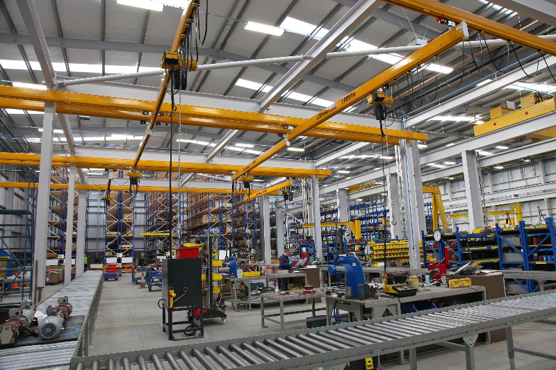 street New Light Factory Cranes for Better Handling and Streamlined Production