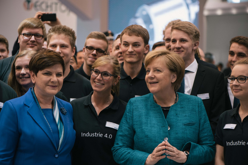 hannover messe lenze Lenze demonstrates smart factory technology to Germany’s Chancellor Merkel at Hannover Messe
