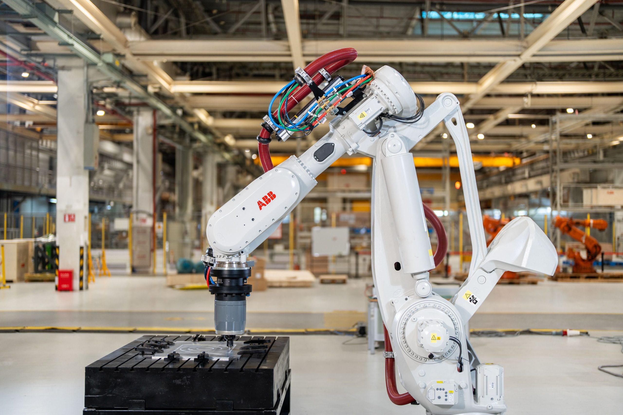 ABB expands modular large robot portfolio