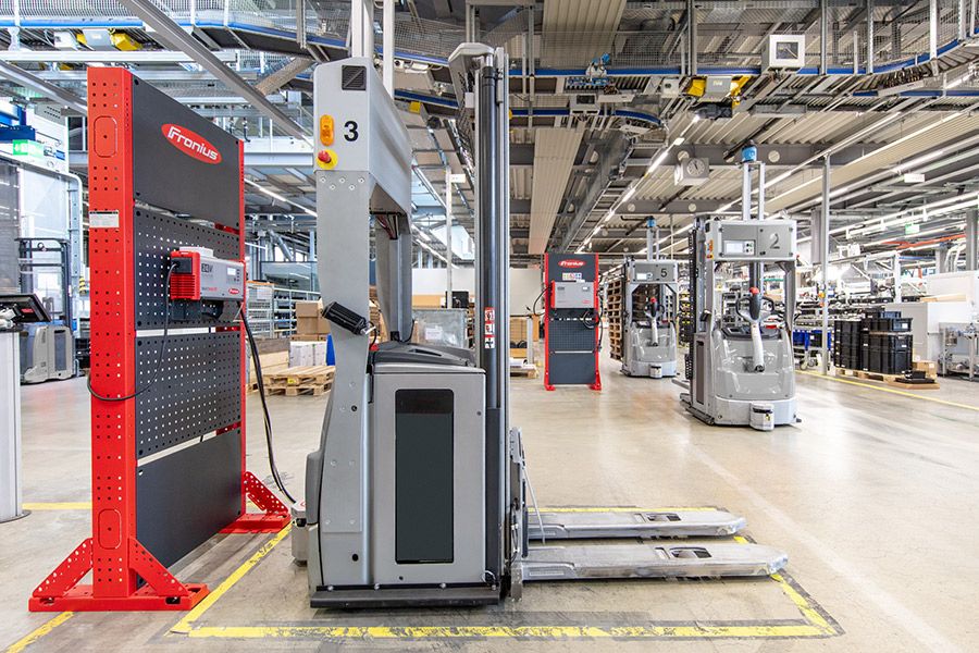 Fronius Perfect Charging supports AGV manufacturers with tailored charging solutions