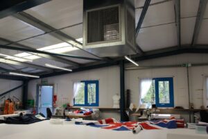 4 3 Evaporative cooling – an energy efficient and effective cooling and ventilation solution for large spaces.