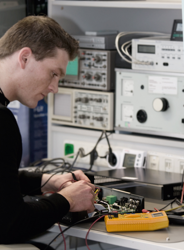 crd281 i03 cqc 2009 ui 00 The perfect balance of automation and skilled engineers creates the path to distribution success