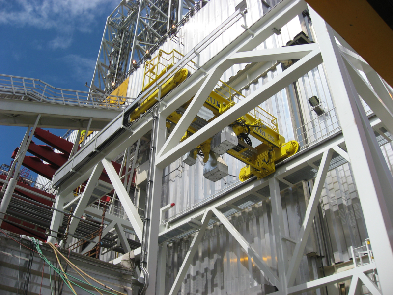 jdn112 c 300dpi Versatile crane systems comply with international regulations & standards