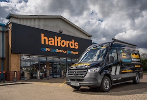 halfordsstoreandmobileexpertvan.300x0 is Halfords implements Descartes’ last mile delivery solution