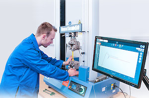 2.300x0 is Mecmesin set to showcase OmniTest™ materials tester and VectorPro MT materials testing software at Advanced Engineering 2019