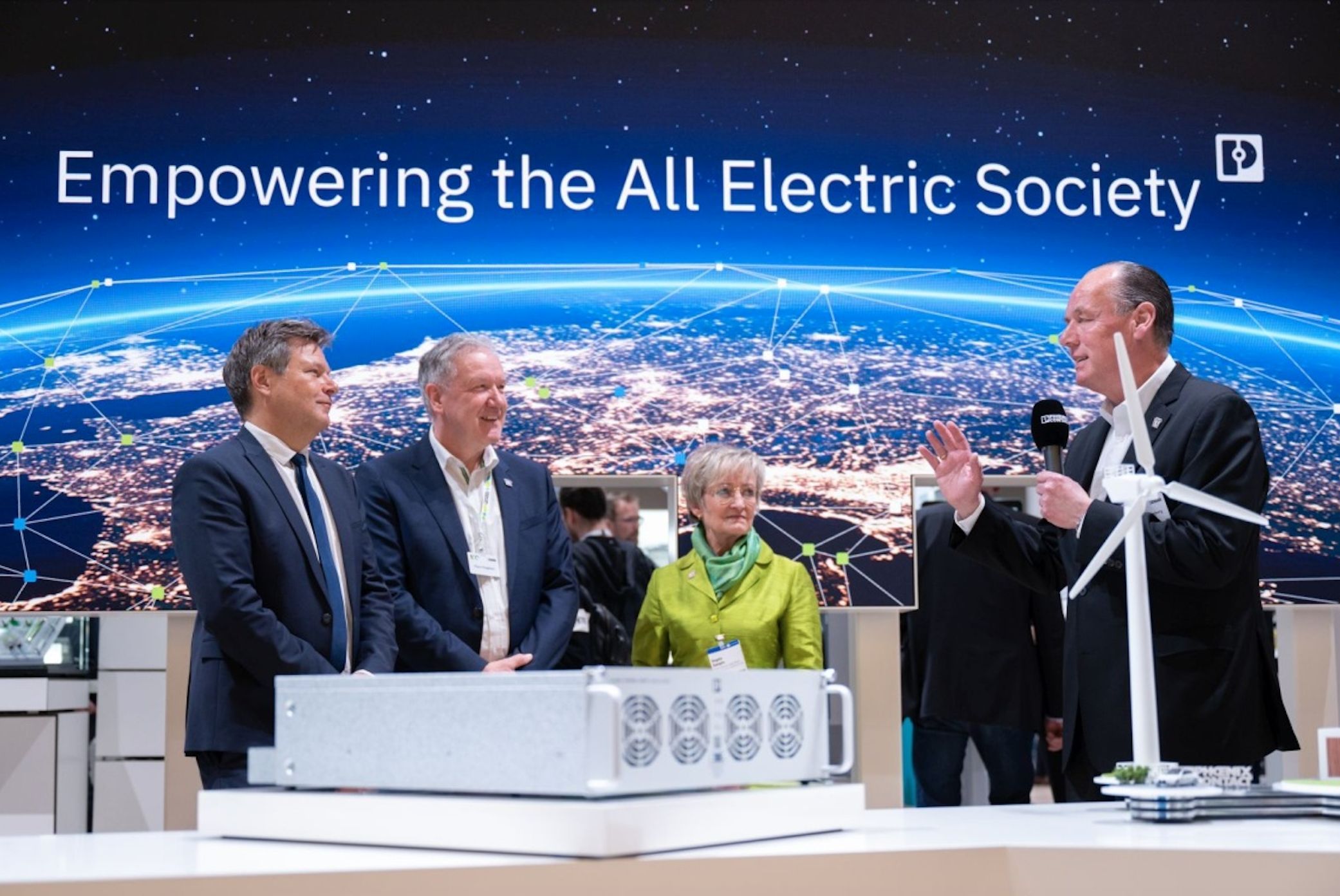 Premiere at HANNOVER MESSE: The All Electric Society Arena points the way to a carbon-neutral industrial society