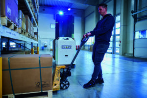 BNL2657 1 KNAPP adds forklift robot to AMR range