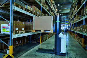 BNL2688 1 KNAPP adds forklift robot to AMR range