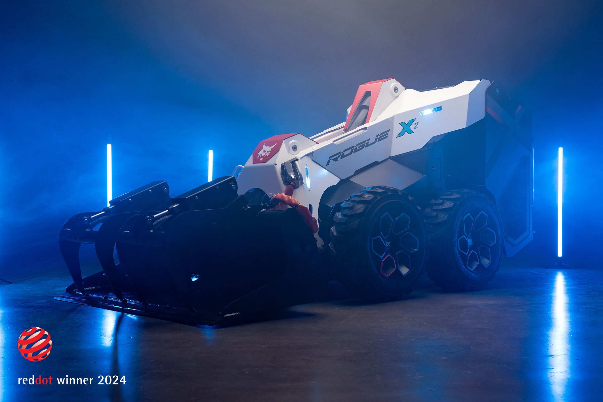 Bobcat Wins Prestigious Red Dot Design Award  for RogueX2 Loader Concept