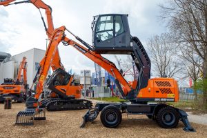 DX160WMH1 red DEVELON and ATLAS boost their material handler business with partnership agreement