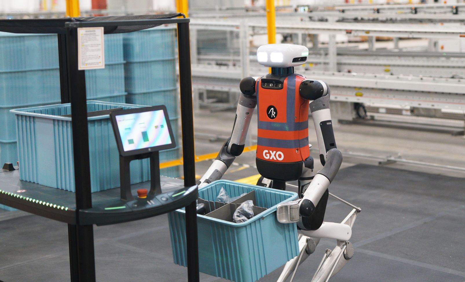 GXO carries out a pioneering pilot test with a human-centered robot