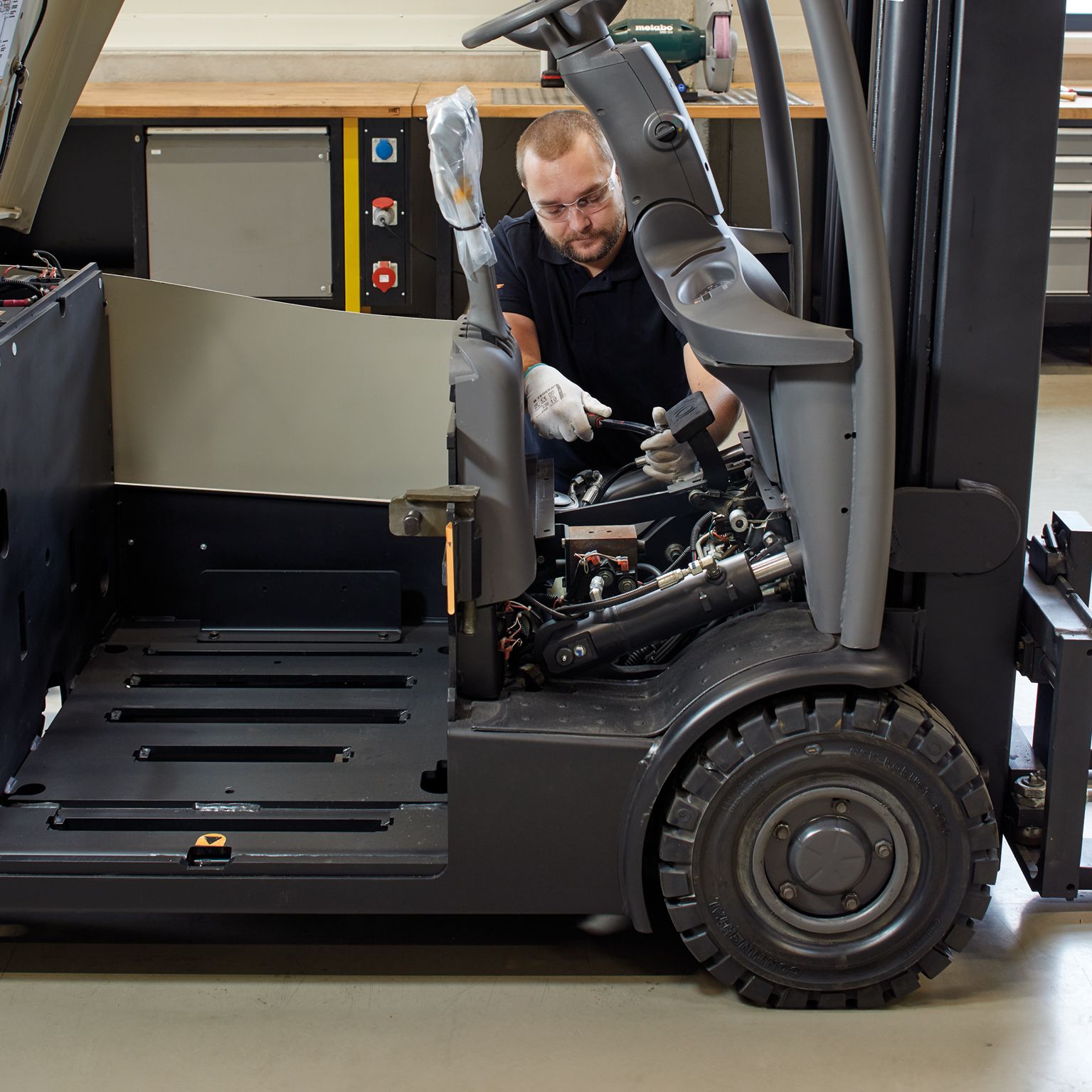 UKMHA announces a three-fold increase in material handling courses