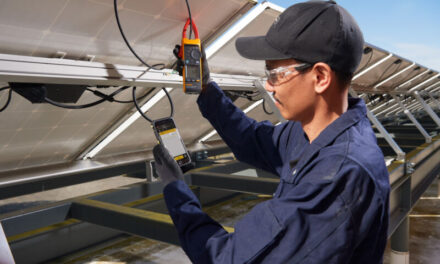 Fluke launches world’s first clamp meters for solar power installations with CAT III / 1500 V safety rating