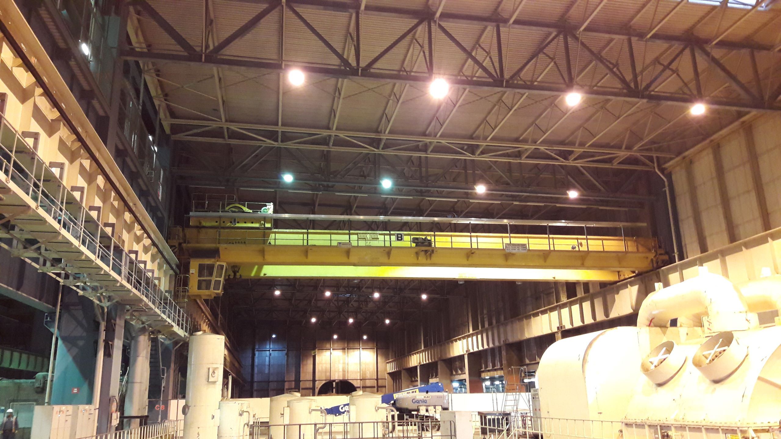 Improving power quality in cranes