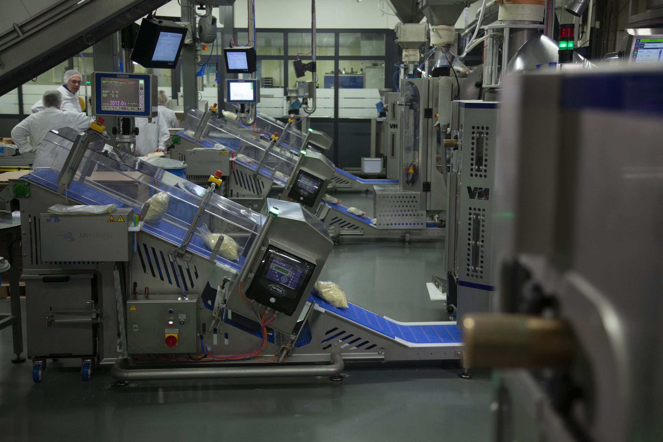 FOOD METAL DETECTOR SOLVES DAIRY PRODUCT EFFECT