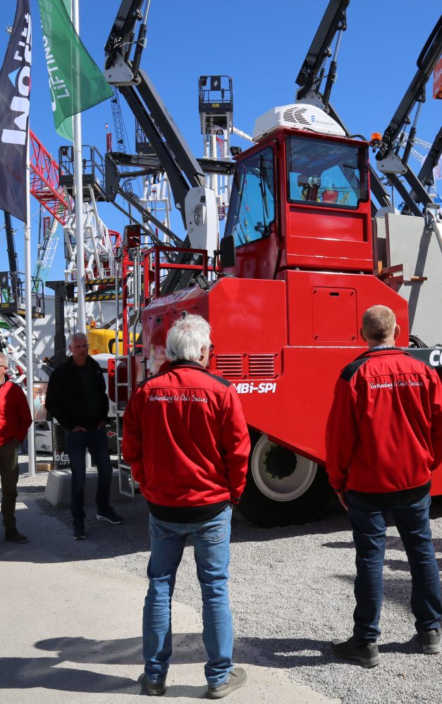 Combilift unveils Self-Propelled Inloader at Bauma 2025