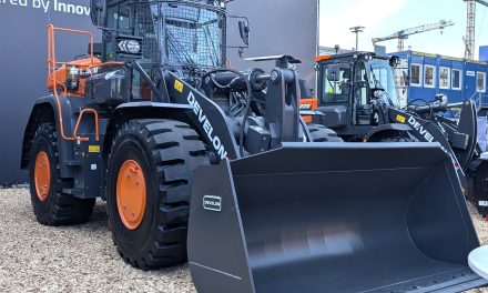 New waste and recycling kit for Develon DL-7 Wheel Loaders