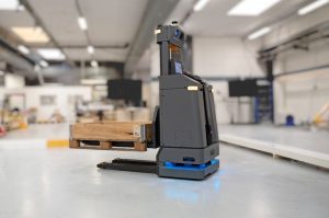 Pall2 MiR1200 Pallet Jack: Using Artificial Intelligence to Revolutionise Pallet Handling