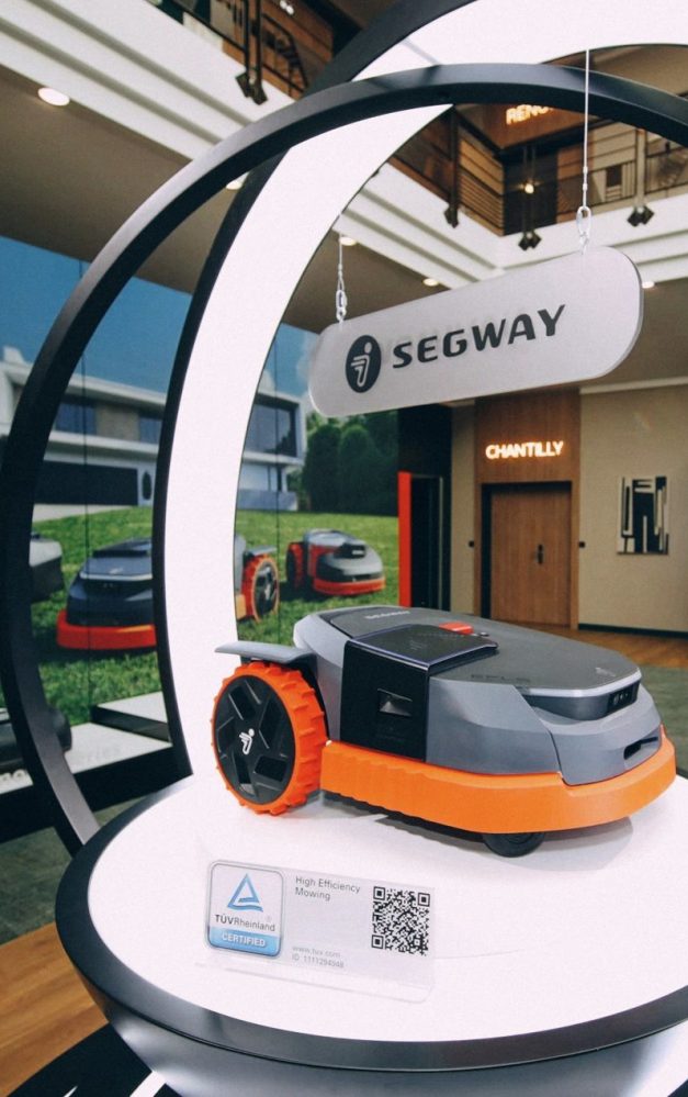 Road-tech to lawn-tech: STMicroelectronics’ latest automotive-industry satellite-navigation chips power robotic lawnmowers from Segway