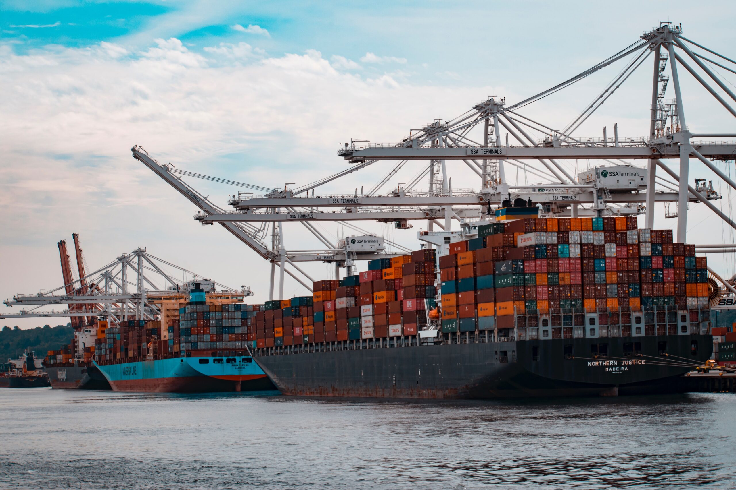 andy li CpsTAUPoScw unsplash scaled Beneath the tip of the iceberg: why it’s time for a broader view of sustainable supply chain planning