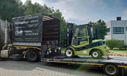 Clark provides THW with forklifts free of charge for disaster relief operation