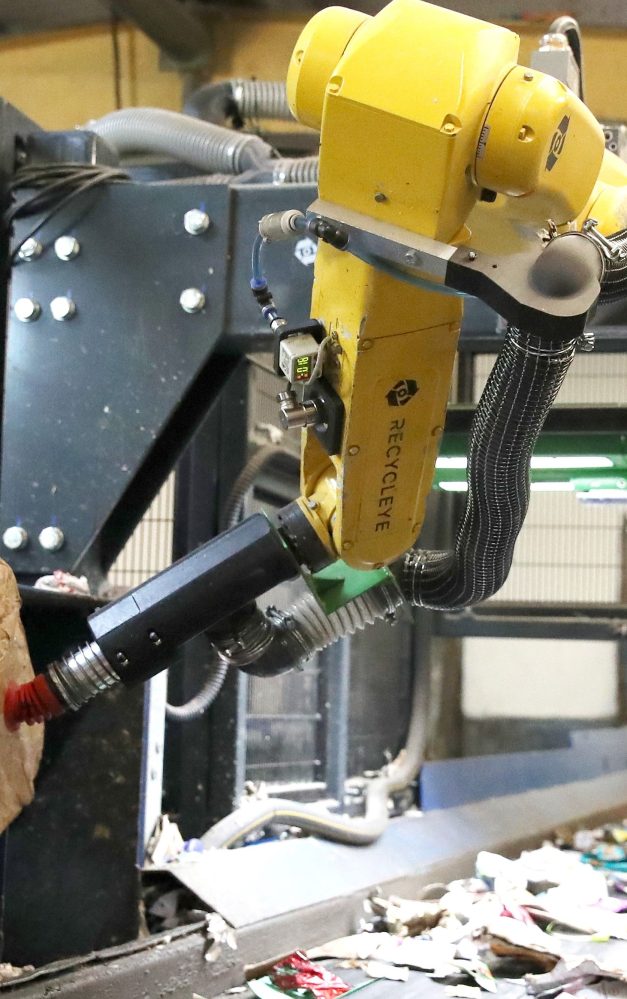 FANUC helps Recycleye revolutionise waste handling with AI robotic picking technology