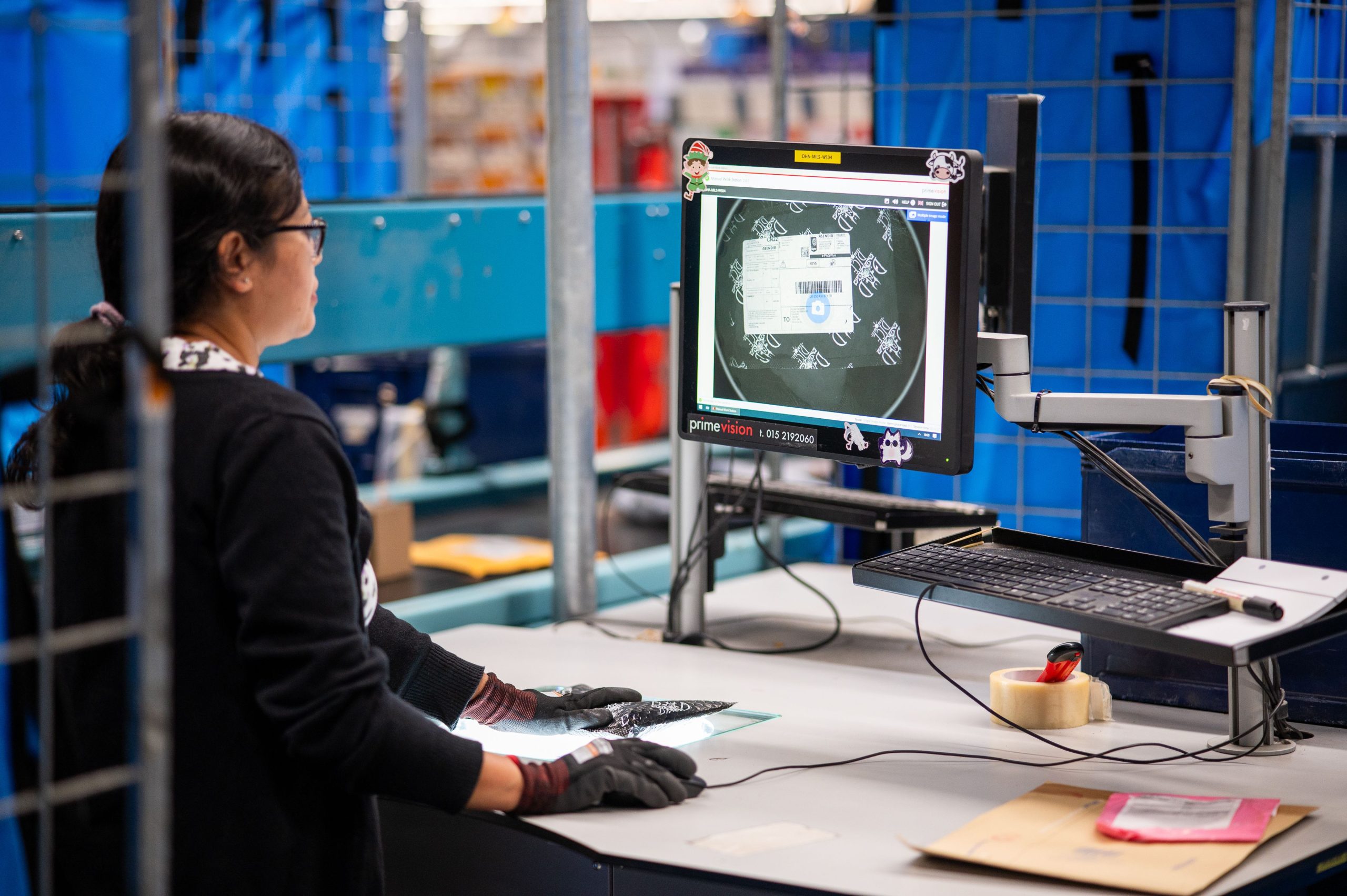 AI and robots help retain warehouse staff